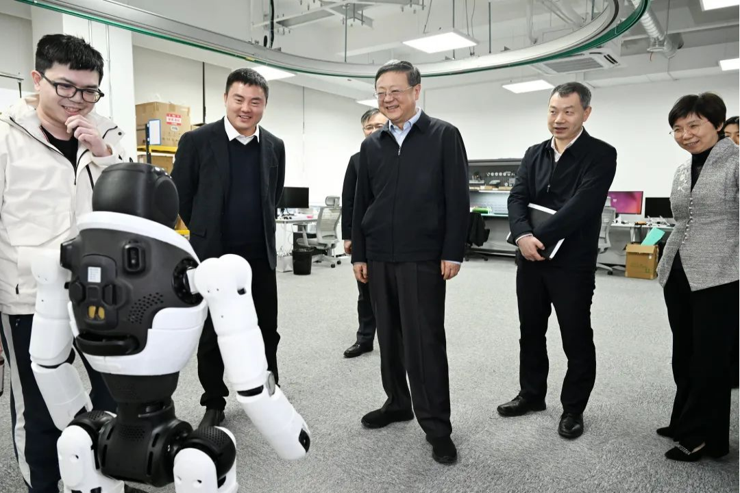 上海市委书记陈吉宁专题调研DG视讯机器人