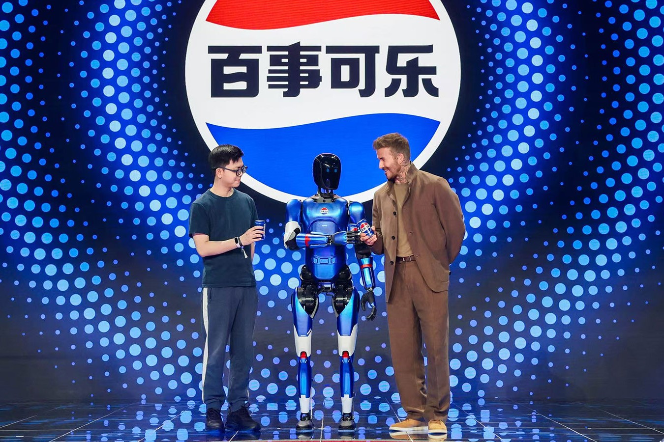 DG视讯机器人携手百事中国共创“百事蓝宝” 共燃渴望新章